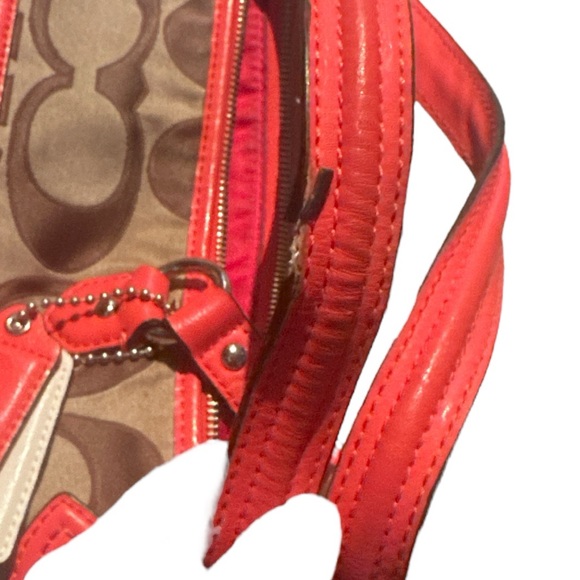 Coach - Picture 3 of 6